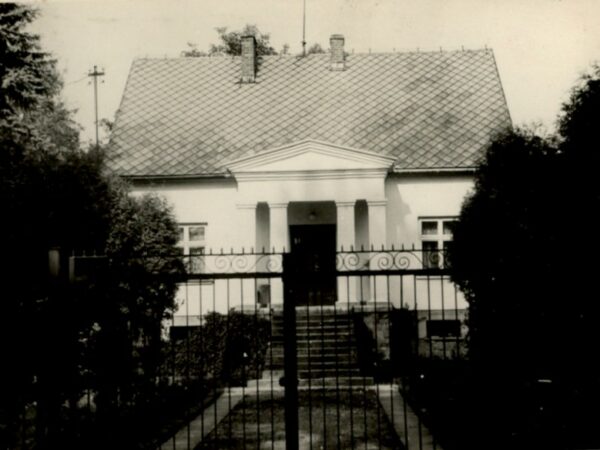 Dawniej i dziś – dom nr 1419 w Kozach