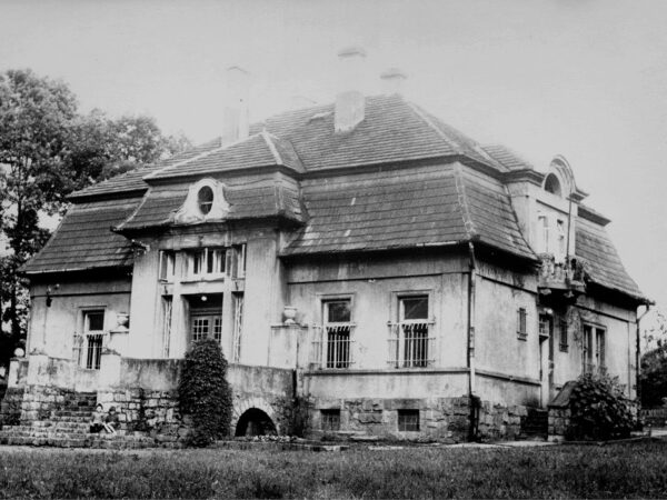 Dawniej i dziś – willa Grabowskich w Kozach
