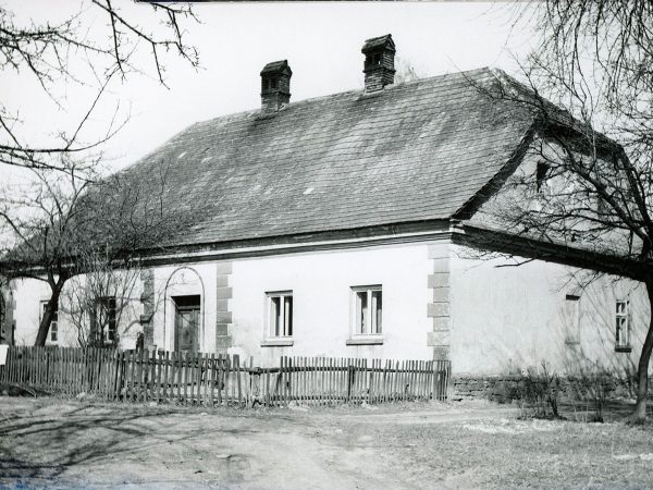 Dawniej i dziś – dom sukienników w Kozach