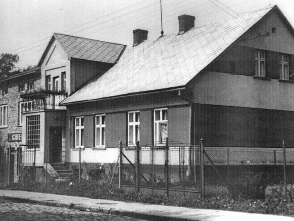 Dawniej i dziś – dom w Kozach przy ul. Dworcowej