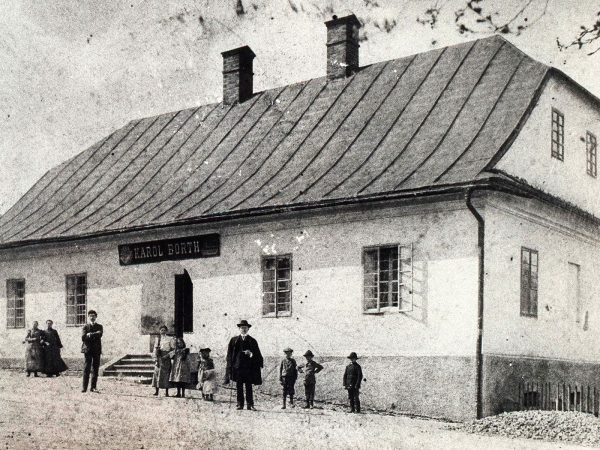 Dawniej i dziś – dom Borthów w Kozach